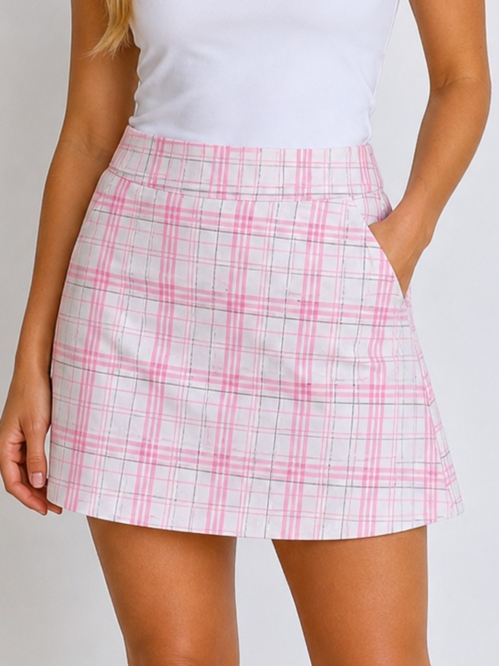 IZOD Golf Skort Size 10 Pink Plaid Athletic Skirt Built-In Shorts Golf Tennis